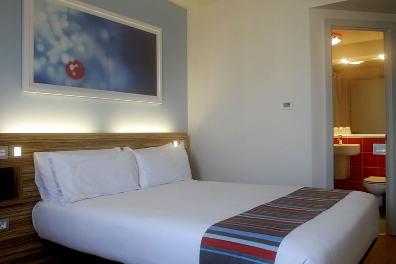 Travelodge Nottingham Central Esterno foto